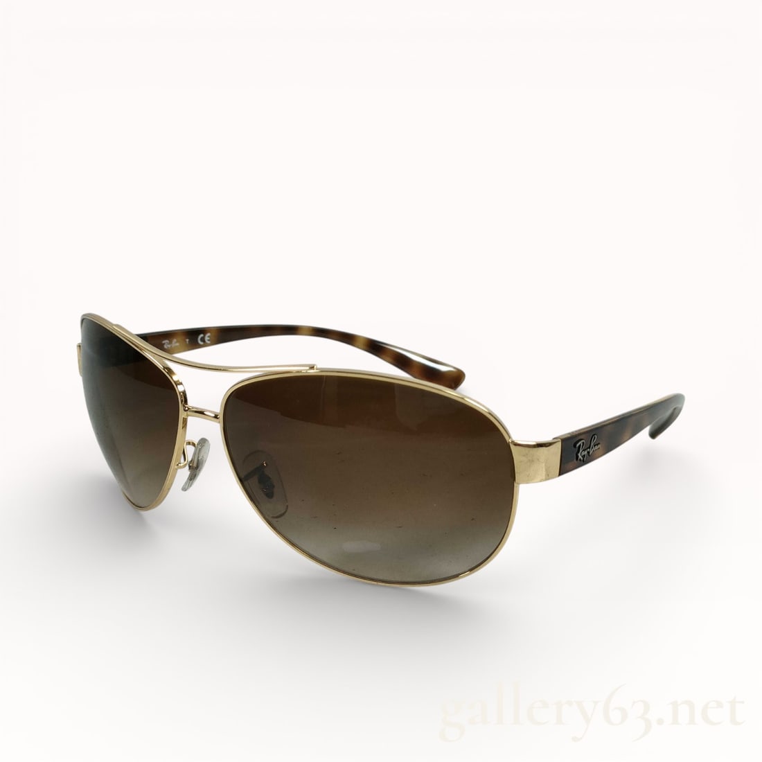 Ray-Ban 67–13 Aviator Sunglasses with Gold-Tone Frame (1 of 10)