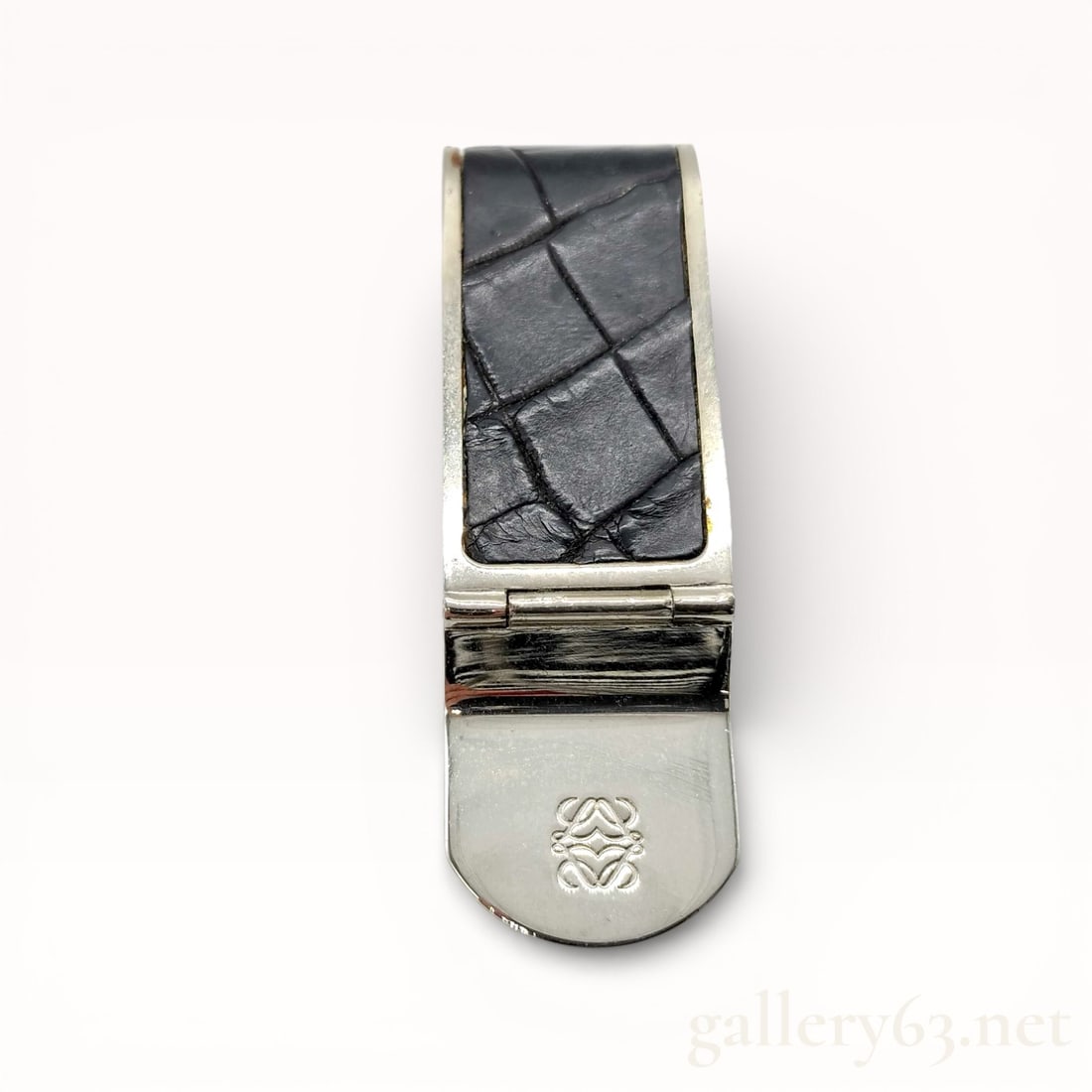 Loewe Crocodile Money Clip: Authentic Loewe Money clip featuring a structured silver-tone metal form inset with black crocodile-embossed leather. Leather panel displaying a geometric scale pattern with a matte finish. Polished m