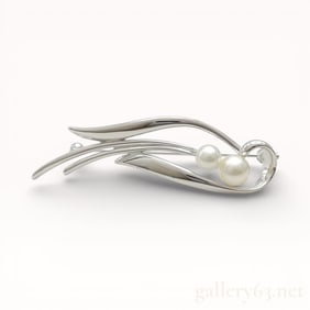 Mikimoto Pearl Brooch in 925 Sterling Silver