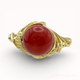 Antique 8mm Coral Ring in 18k Yellow Gold, Size 7