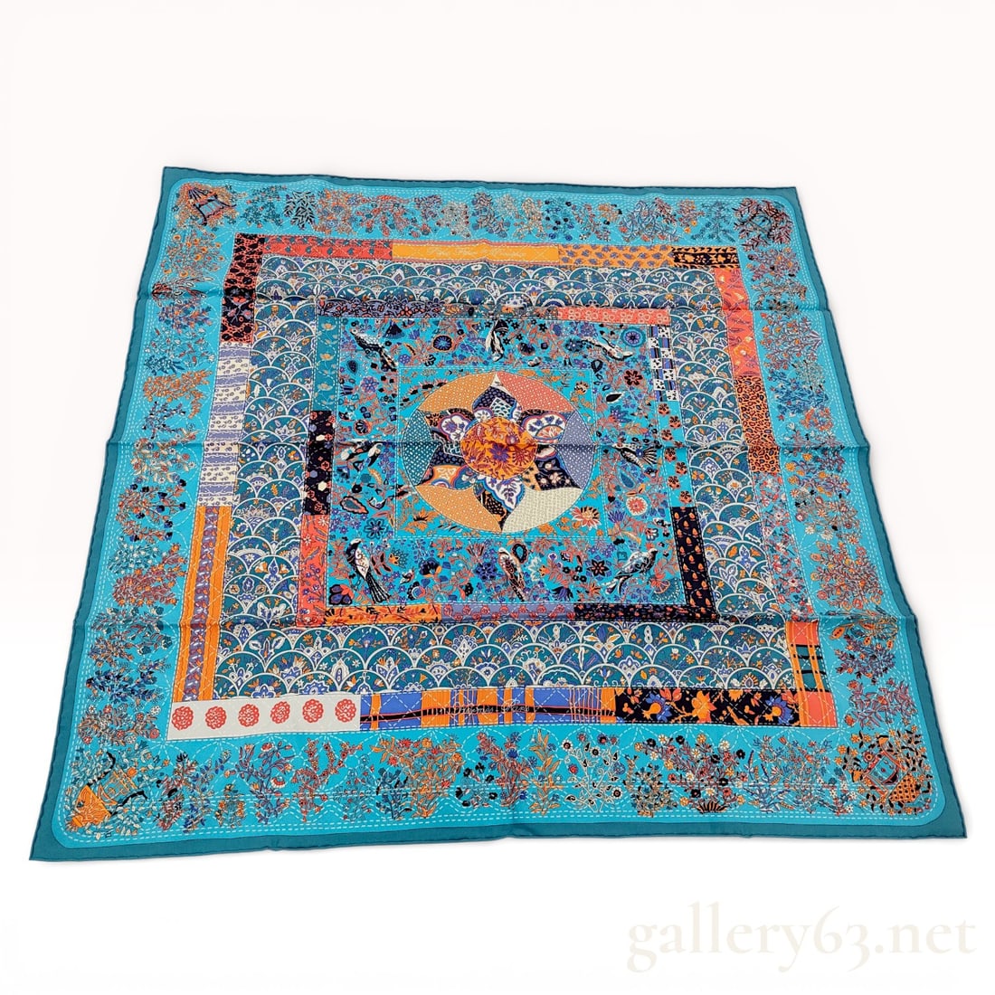 Hermes "Piqué Fleuri de Provence" Carre 90 w/box (1 of 11)