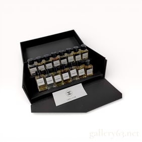 CHANEL Les Exclusifs de Chanel Limited Edition 19-Piece Discovery Set
