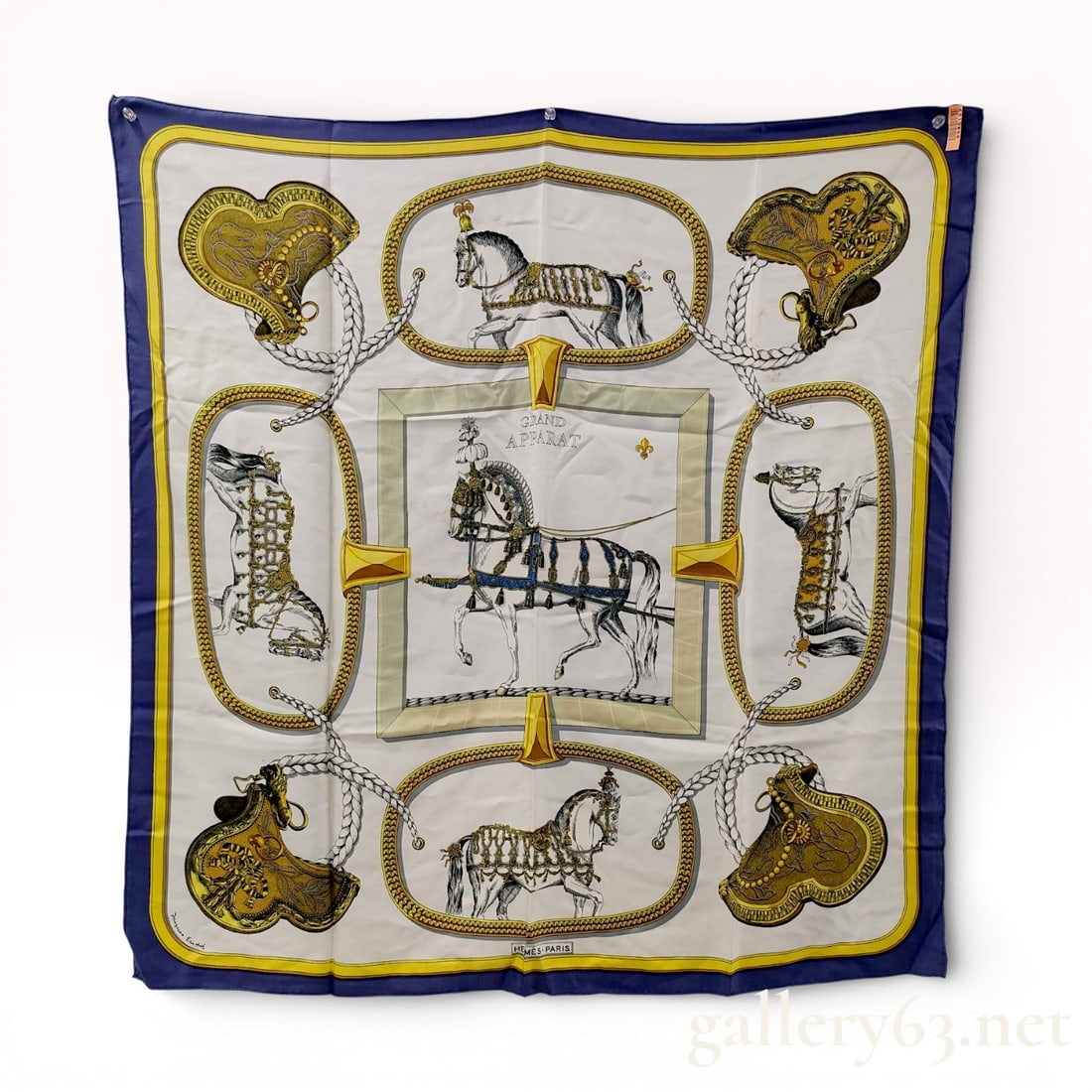 Hermès "Grand Apparat" Silk Twill Carre 90 (1 of 10)