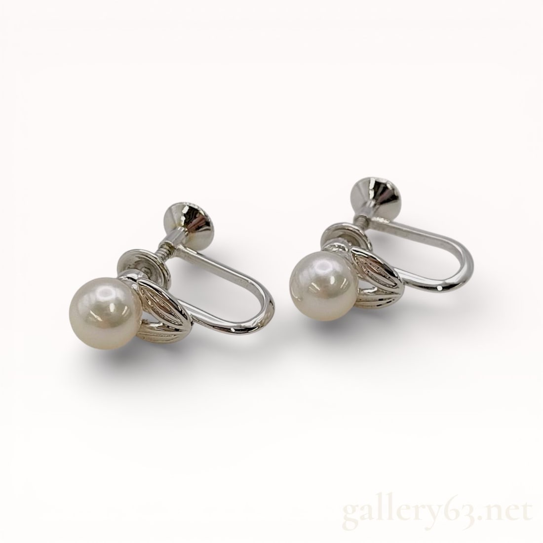 Mikimoto Pearl Earrings With Box (1 of 7)