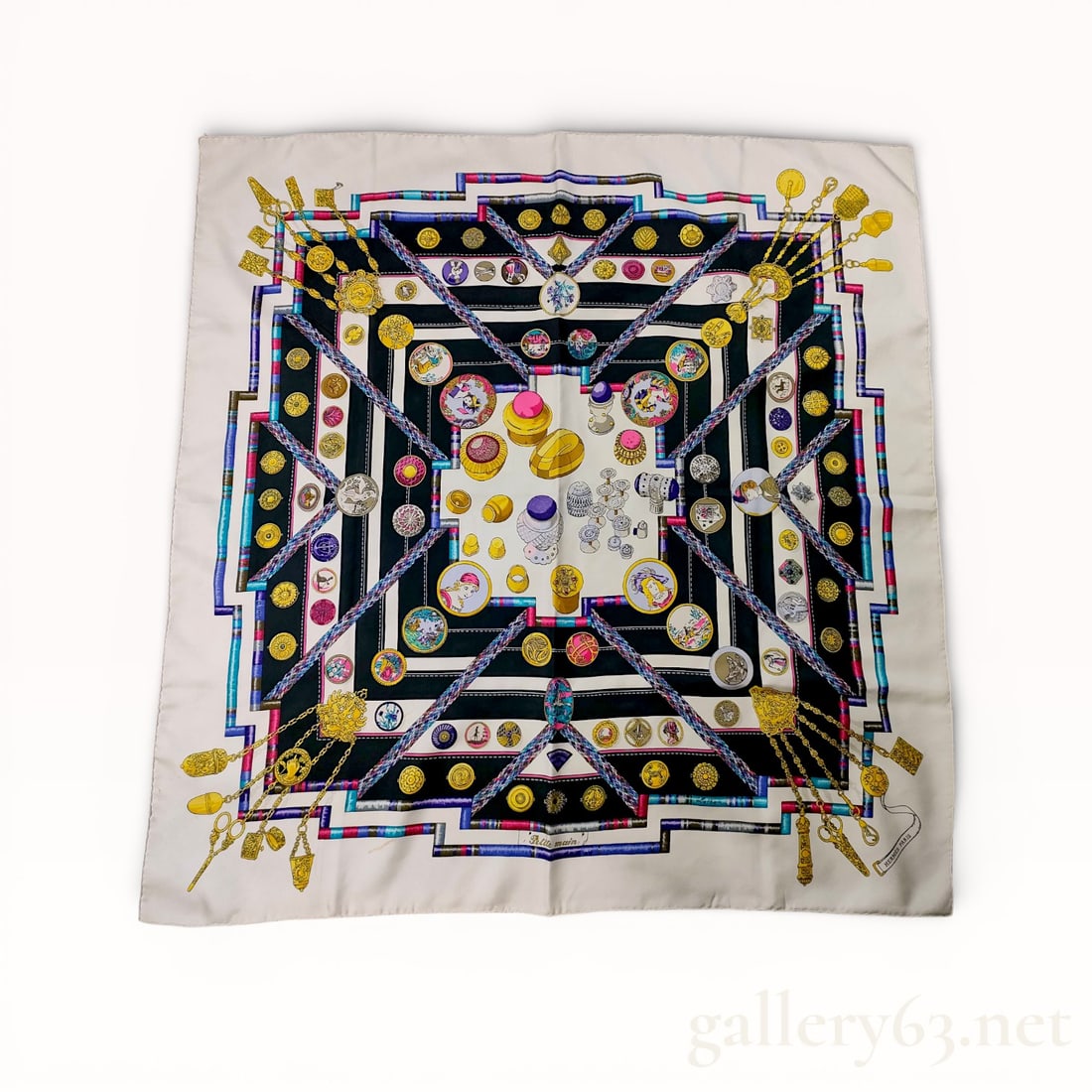 Hermes Petitemain Seamstress Silk Scarf (1 of 10)