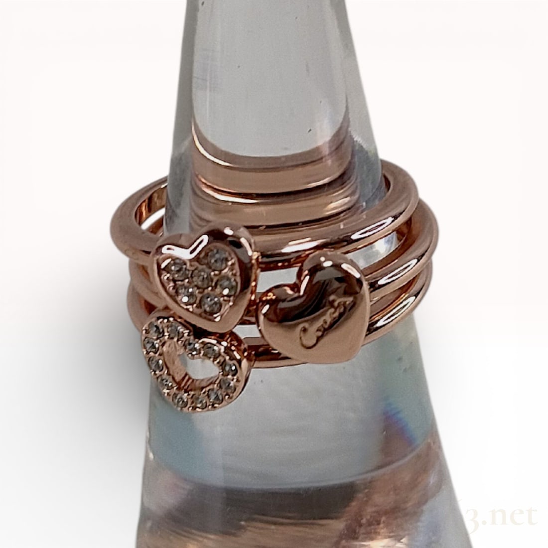 3 Piece Rose Gold Tone Coach Rings sz6: Coach rose gold tone size 6 heart shaped rings. 