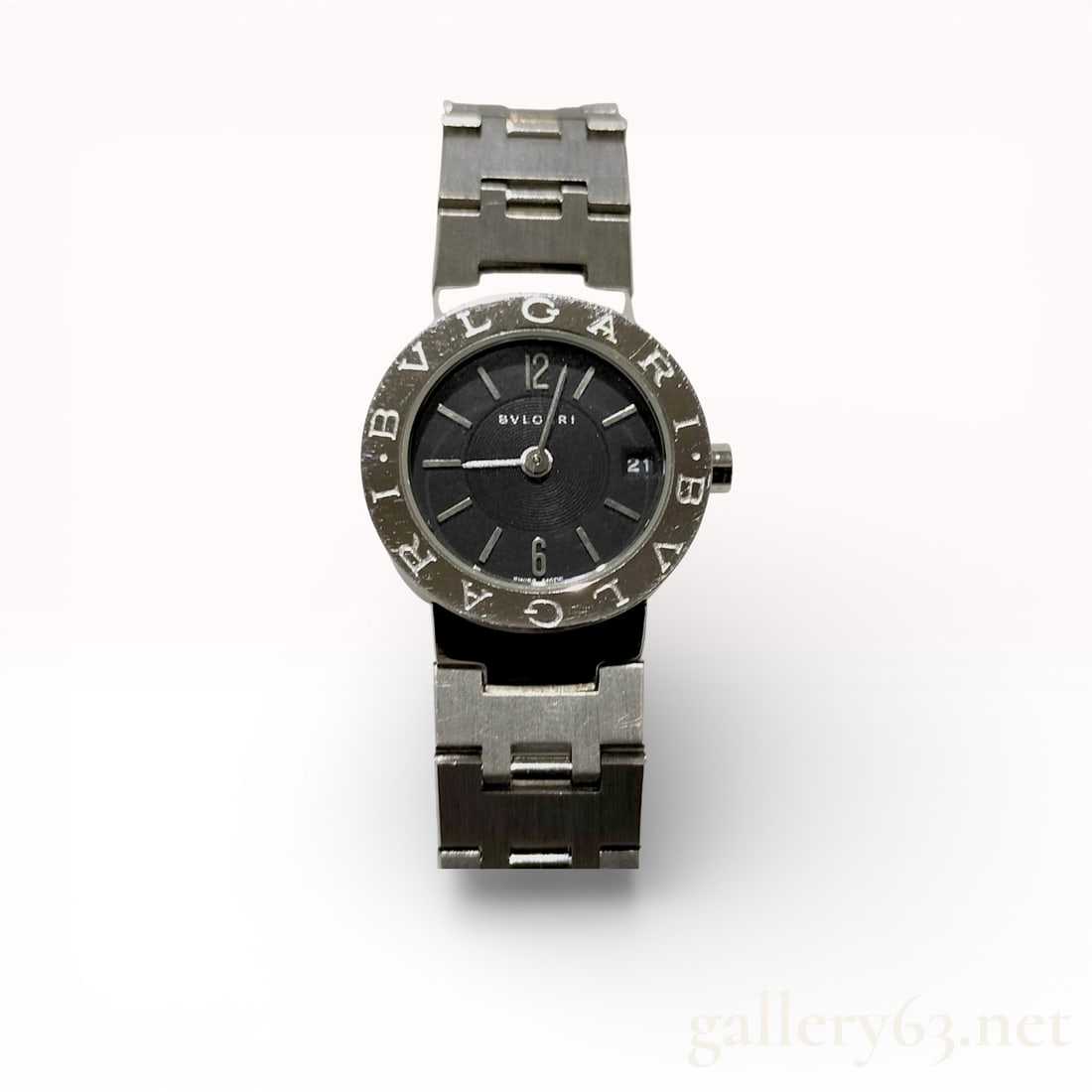BVLGARI BB33 SS L9030 Women's Watch: Authentic bvlgari bb33 women’s stainless steel wristwatch featuring the iconic double logo bezel engraved “bvlgari bvlgari.” classic black dial with minimalist silver-tone hands, stick hour