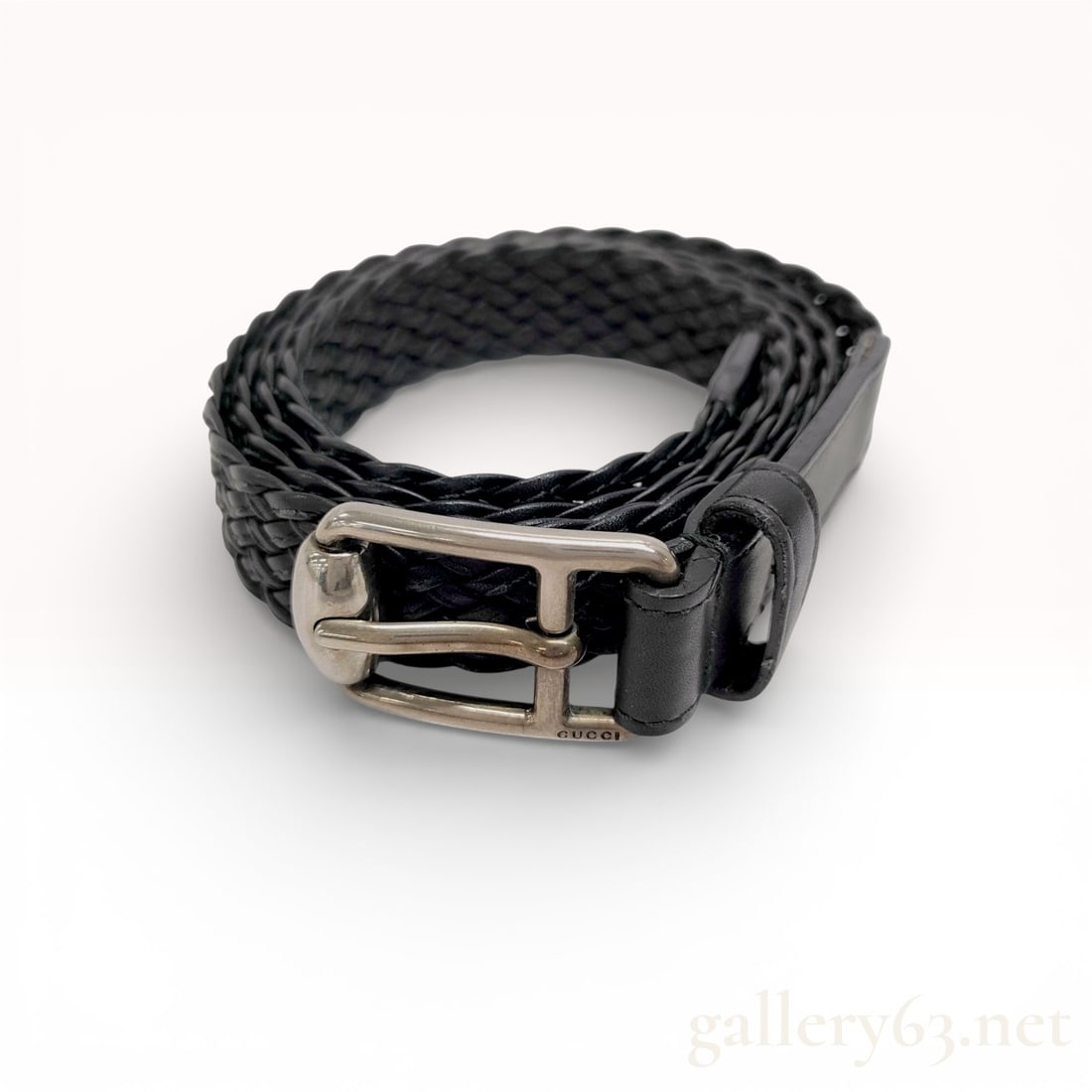 Black Leather Braided Gucci Belt size 90, fits approximately 34–36 inch waist - Excellent: Authentic Gucci belt in size 90, fits approximately 34–36 inch waist. In excellent condition. Silver tone . Excellent Condition