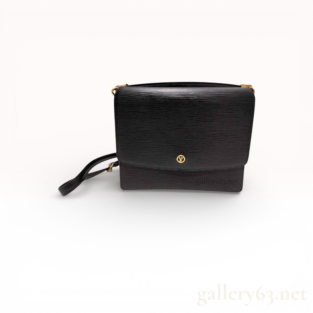 Louis Vuitton Grenelle Black Epi Leather Shoulder Bag: Authentic vintage Louis Vuitton Grenelle shoulder bag in black Epi leather. 
