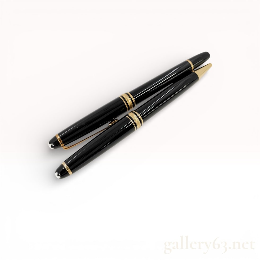 Group of 2 Montblanc Pens (1 of 7)