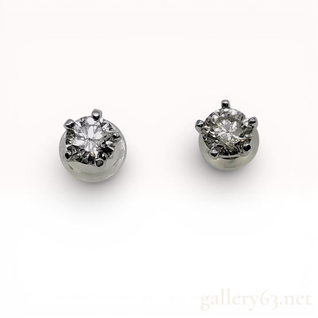 18K White Gold Diamond Stud Earrings – Minimalist Round Brilliant Solitaire Pair (1 of 8)