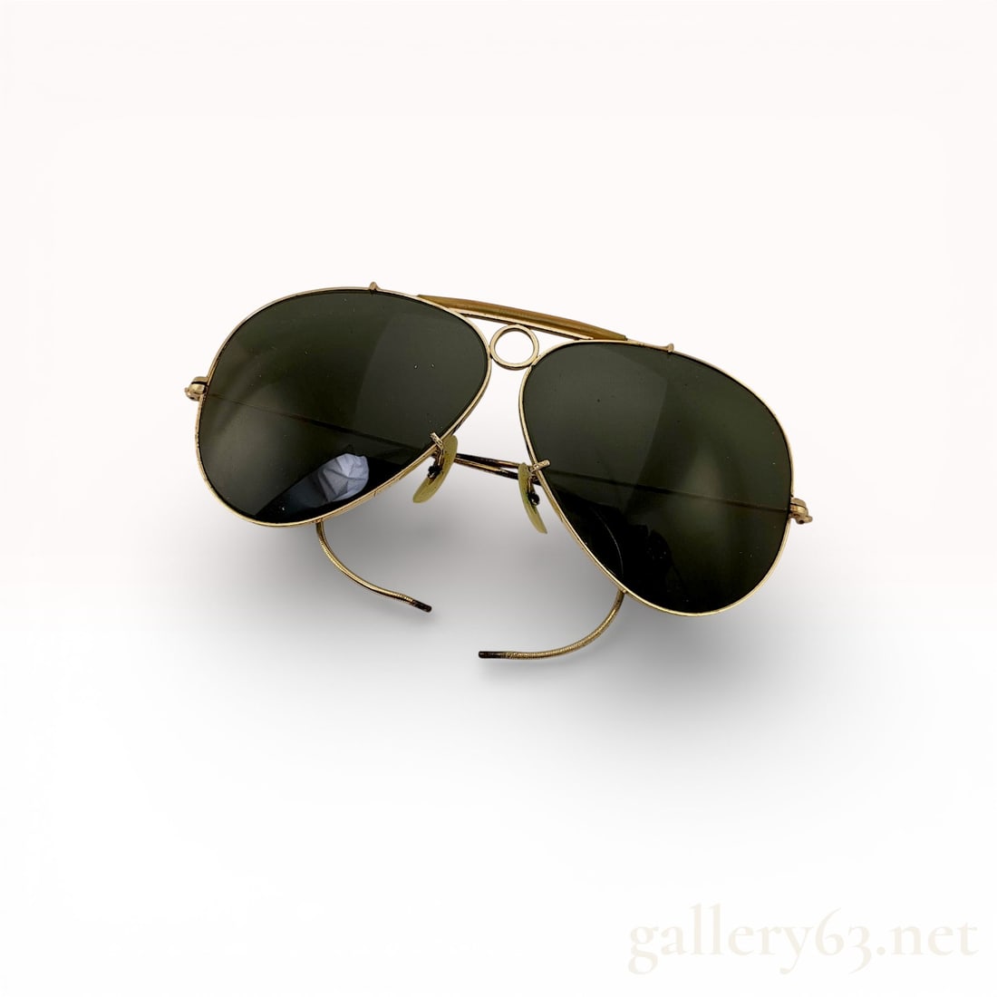 Ray-Ban Vintage USA Aviator Sunglasses with Gold-Tone Frame and Dark Lenses with case (1 of 8)