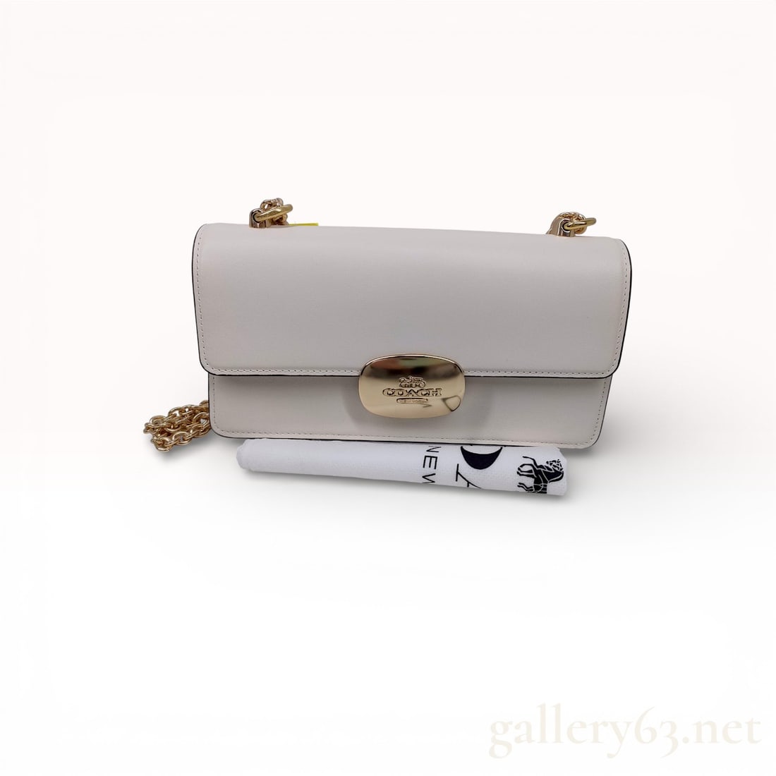 Coach CP008 White Leather Chain Shoulder Bag with Gold Turnlock Closure (1 of 10)