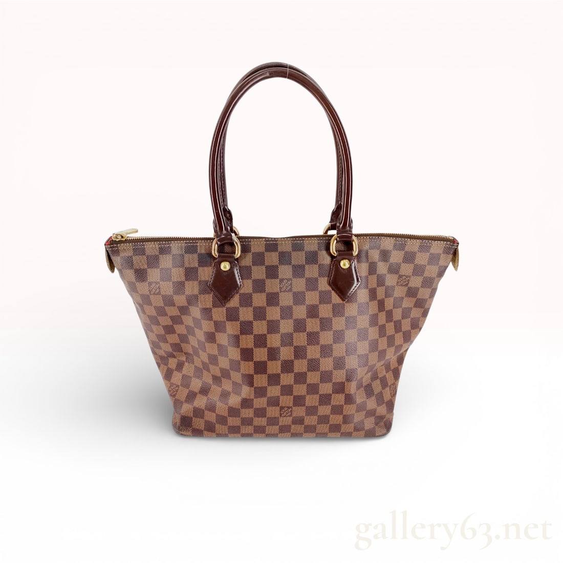 Louis Vuitton Saleya MM Damier Ebene Tote Bag: Authentic Louis Vuitton tote bag in Damier Ebene coated canvas, Saleya MM model. The bag features the classic checkerboard pattern with dark brown leather trim, dual rolled leather shoulder handles, a