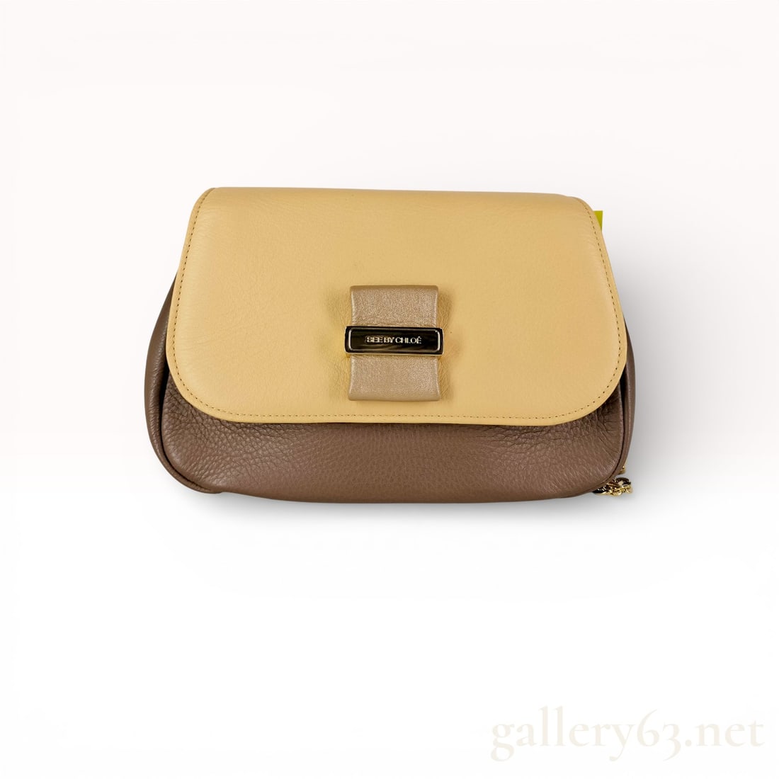Chloé Rosita Leather Shoulder Bag: Authentic Chloé Rosita shoulder bag in beige and brown leather, featuring a softly structured silhouette with rounded flap. The front is accented by a central leather tab with gold tone “See by Chl