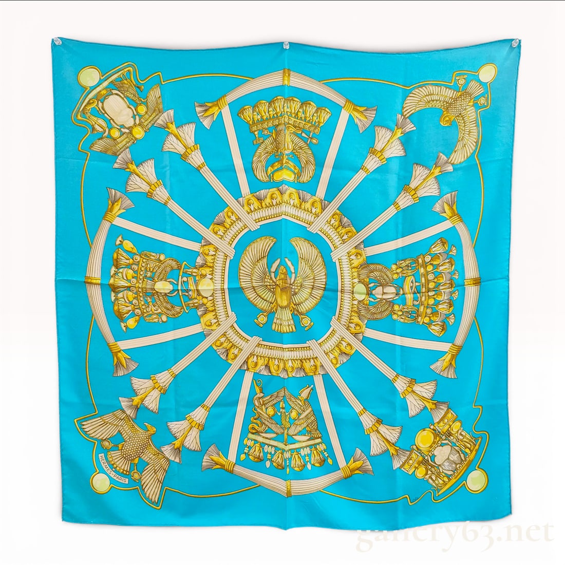 Herm?¨s Silk Carr?© 90 Scarf, Egypte Pattern: A vintage Herm?¨s silk twill Carr?© 90 scarf featuring the Egypte motif designed by artist Caty Latham. First issued in the 1970s, this Egyptian-inspired design showcases a central large winged scar