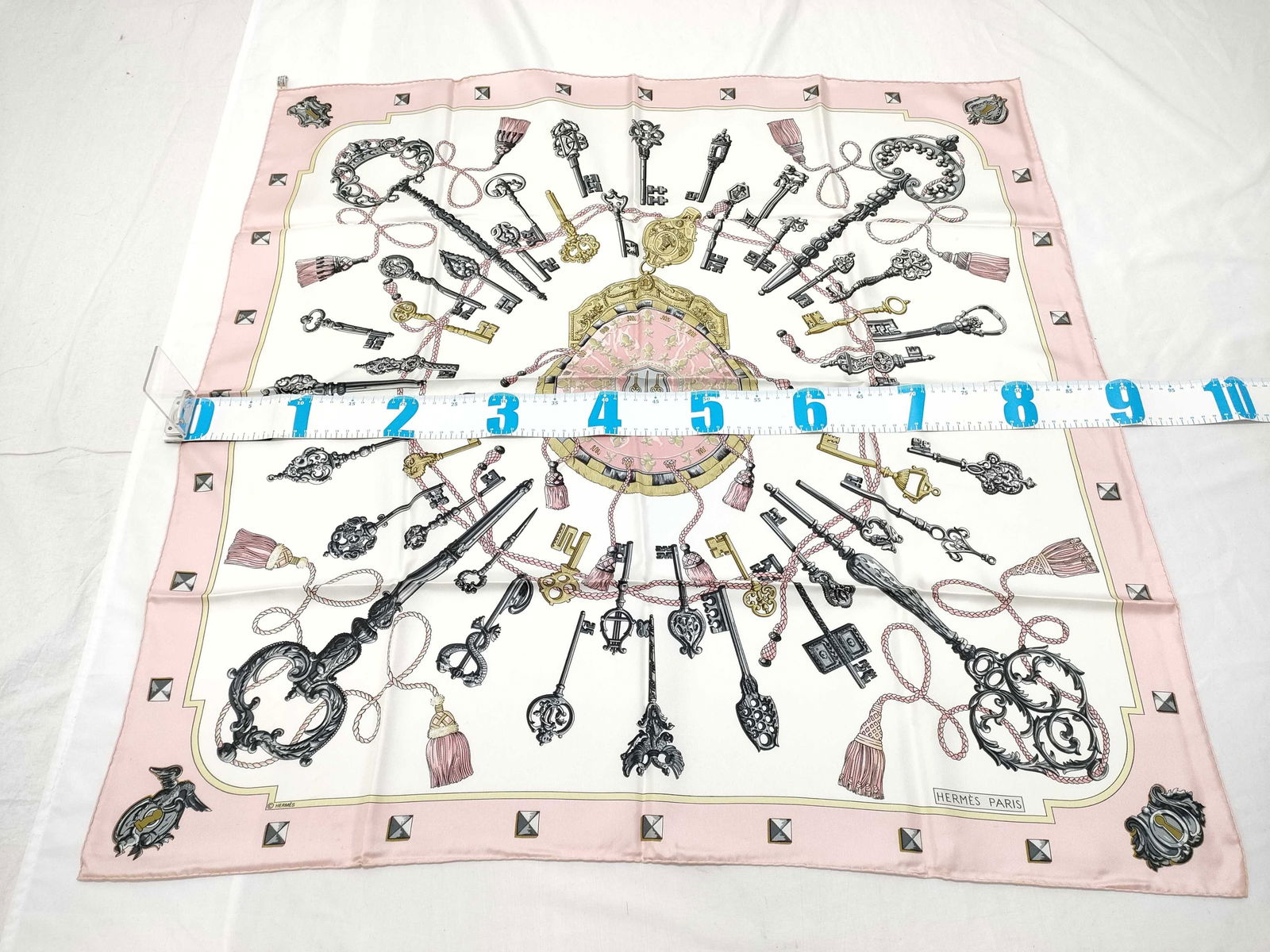 Herm?¨s Silk Scarf 'Les Clefs' Pattern - 3