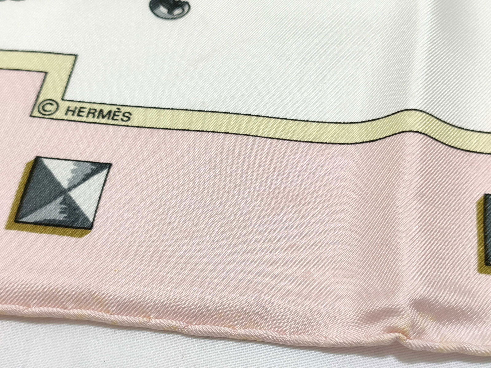 Herm?¨s Silk Scarf 'Les Clefs' Pattern - 7