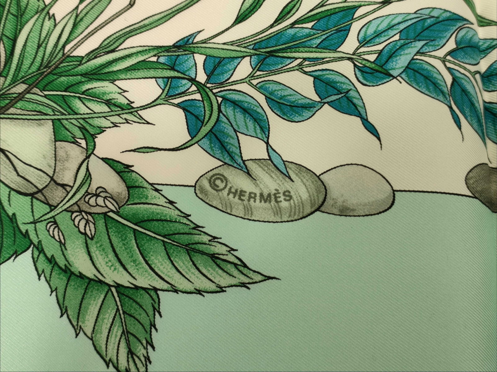 Herm?¨s Silk Carr?© 90 Scarf Pythagore Pattern - 2