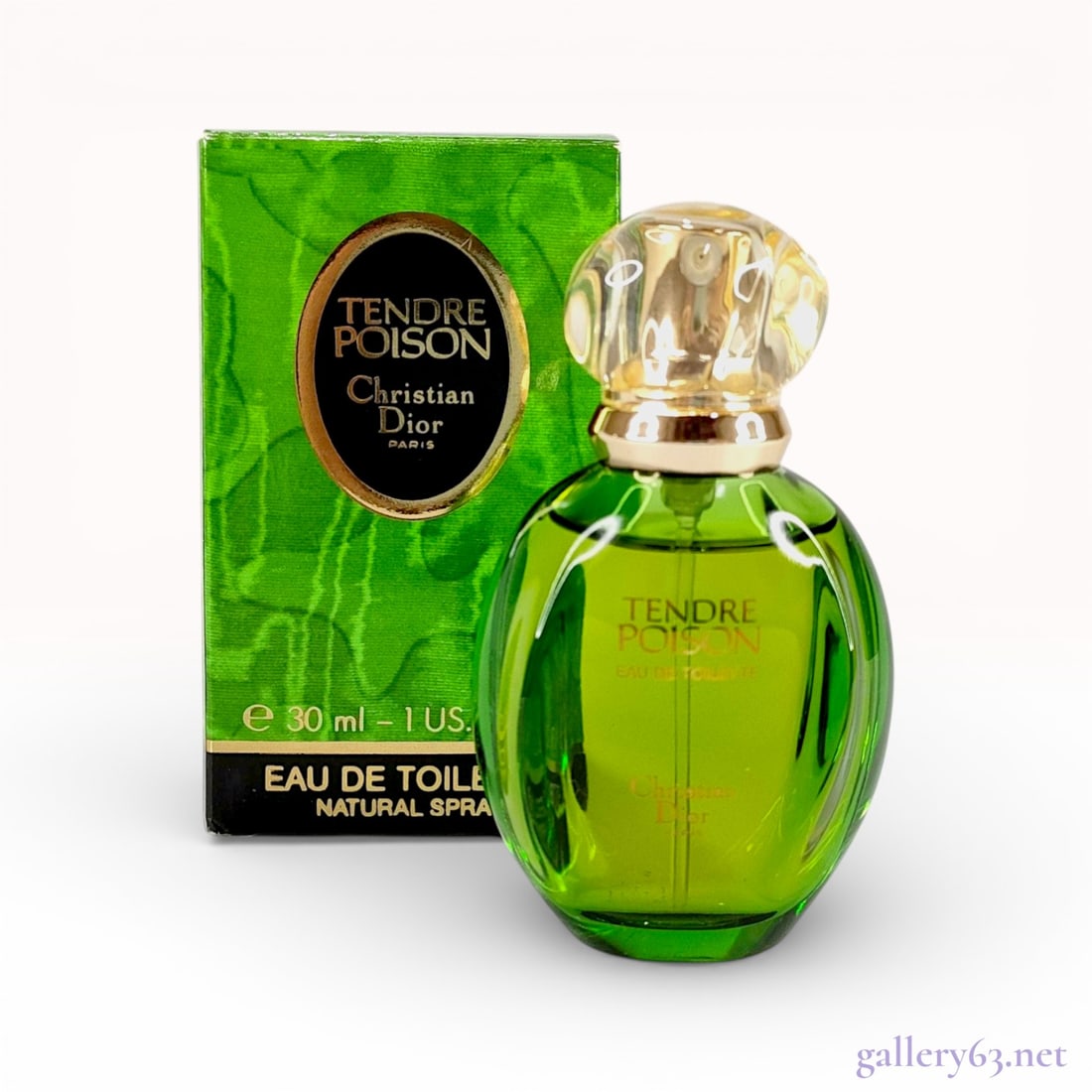 Christian Dior Tendre Poison Eau de Toilette, 30ml Spray with Original Box: Christian Dior Tendre Poison Eau de Toilette. This vintage fragrance is presented in a 30 ml (1 US fl. oz.) faceted oval bottle of transparent green glass. The bottle features a gold-toned natural spr