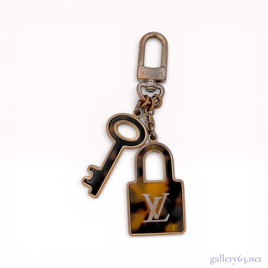 Louis Vuitton Tortoiseshell Resin and Gold-Tone Lock and Key Bag Charm (1 of 7)
