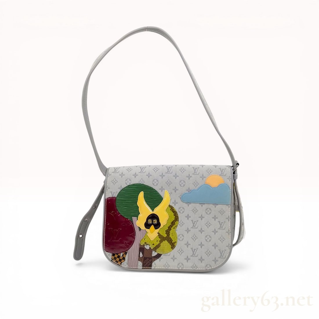 Louis Vuitton Limited Edition Grey Monogram Patchwork Conte de Fees Musette Bag: Louis Vuitton limited edition Conte de Fees Musette shoulder bag from the Spring/Summer 2002 collaboration with artist Julie Verhoeven. The exterior is constructed from grey Monogram Mini Lin canvas f