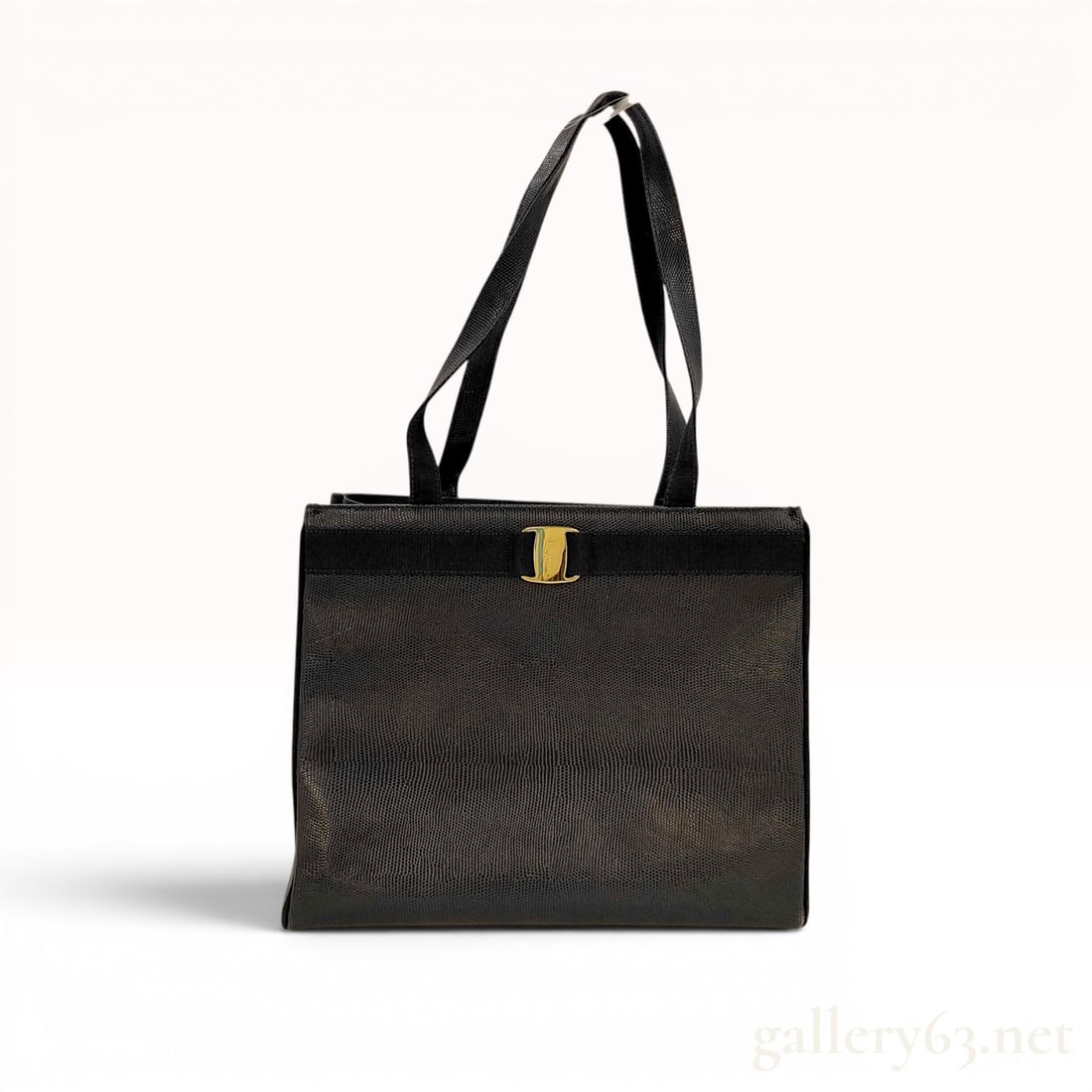 Salvatore Ferragamo Lizard-Embossed Leather Vara Bow Tote Bag: Salvatore Ferragamo structured tote bag in black lizard-embossed leather, late 20th century. Features include the signature grosgrain Vara bow with gold-tone metal hardware and dual flat shoulder stra