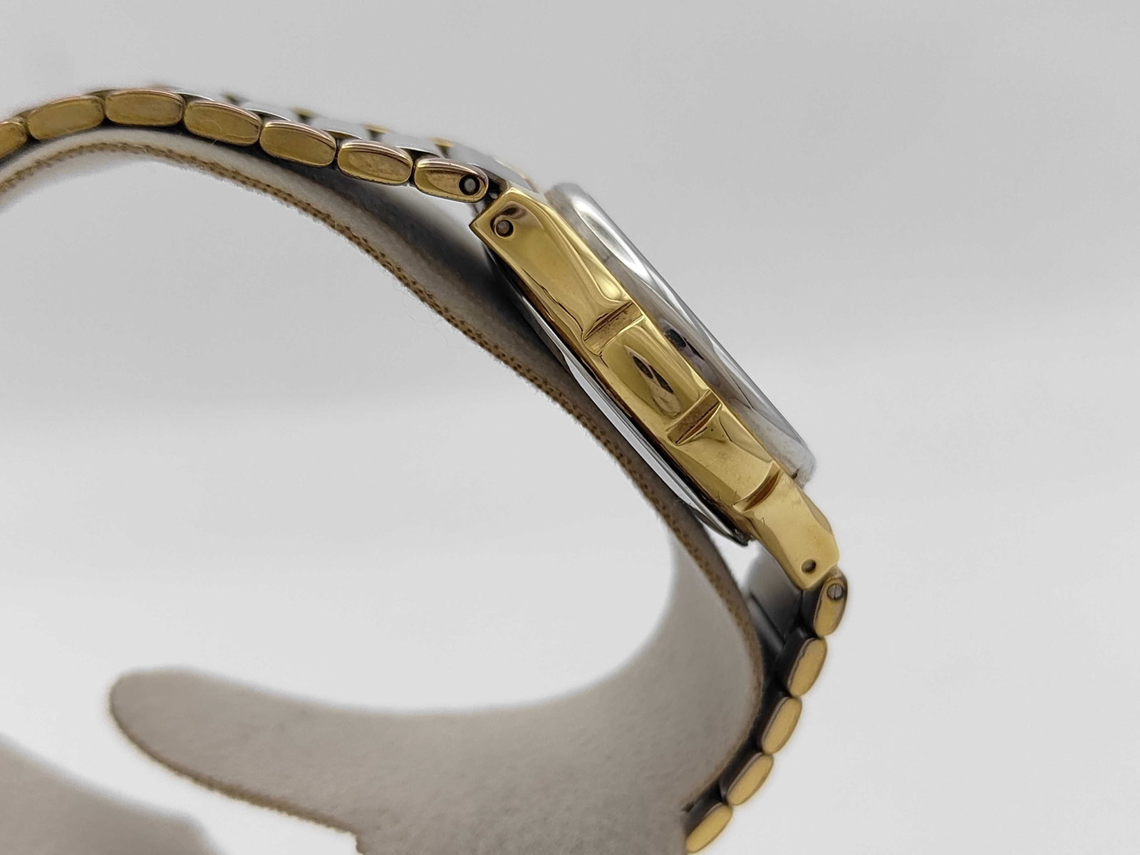 Yves Saint Laurent Moon Phase Date Reference 382470 Quartz Wristwatch - 3