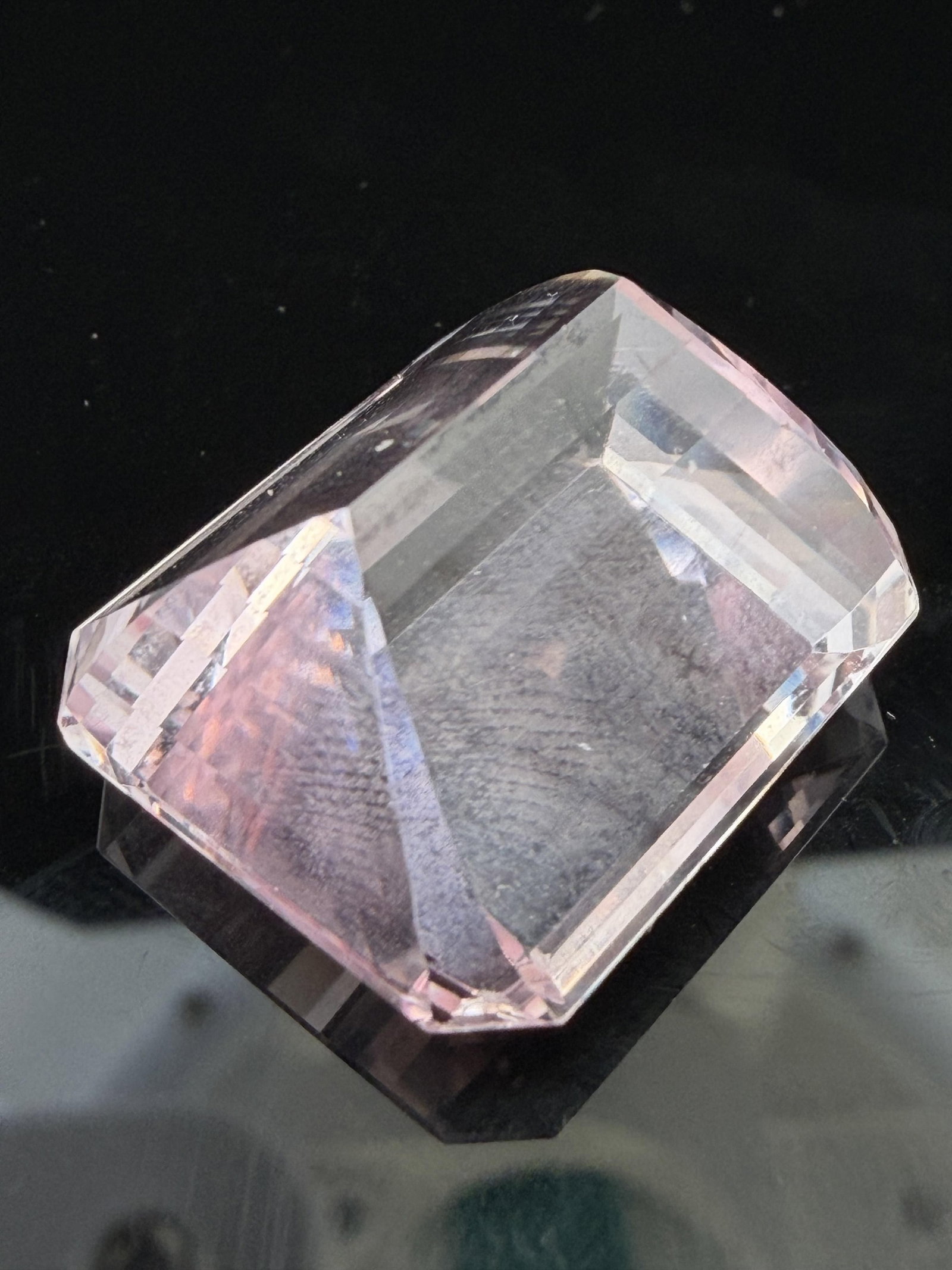 40 Karat Kunzite Gemstone - 6