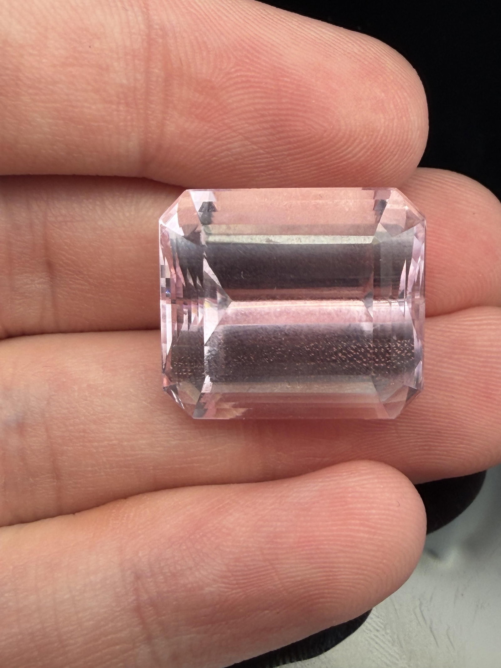 40 Karat Kunzite Gemstone - 7