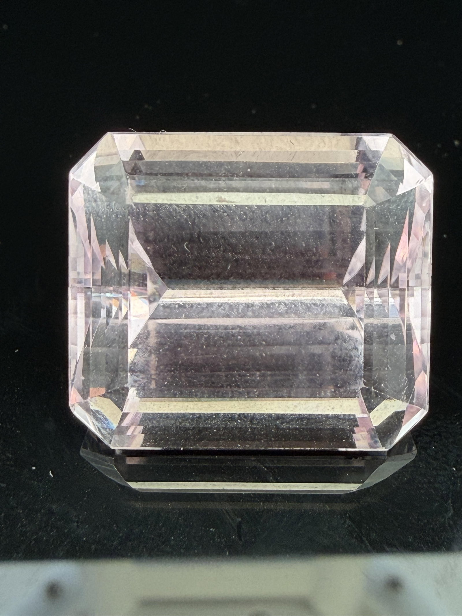 40 Karat Kunzite Gemstone - 8