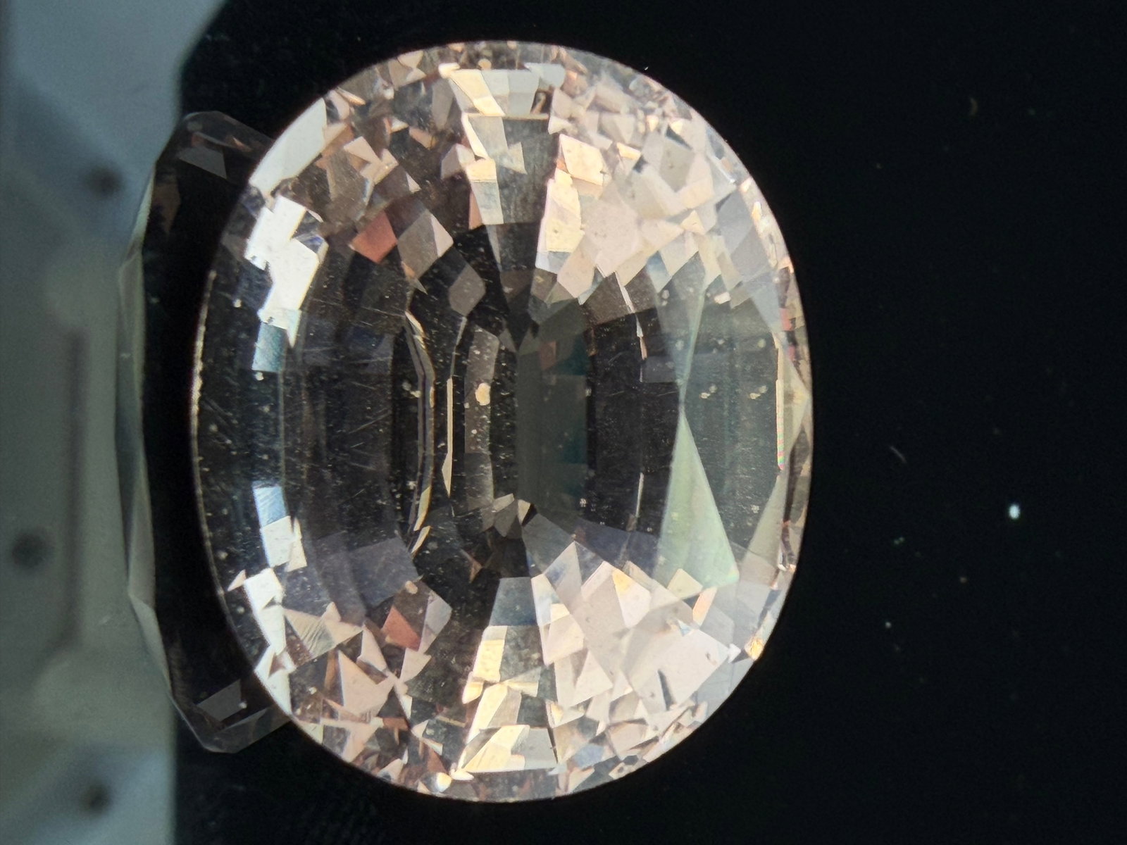 30.16 Carat Morganite Gemstone: 30.16 Carat Morganite Gemstone