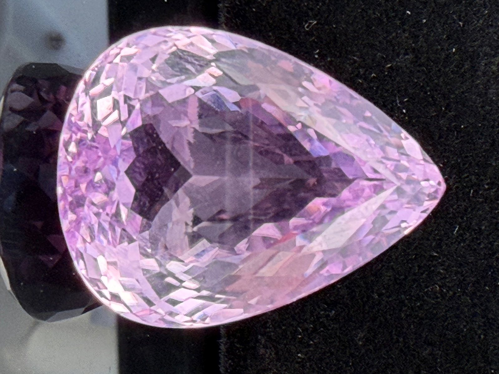 59.08 Carat Kunzite: 59.08 Carat Kunzite