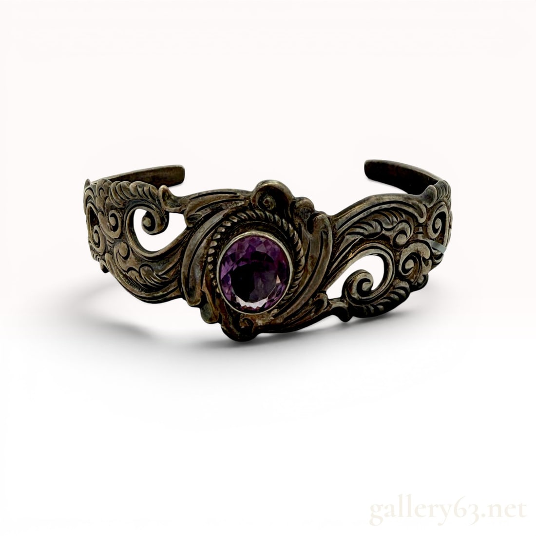 Sterling 2.50 Carat Amethyst Cuff Bracelet: In good condition and weighs 21.8 grams. 21.8 grams