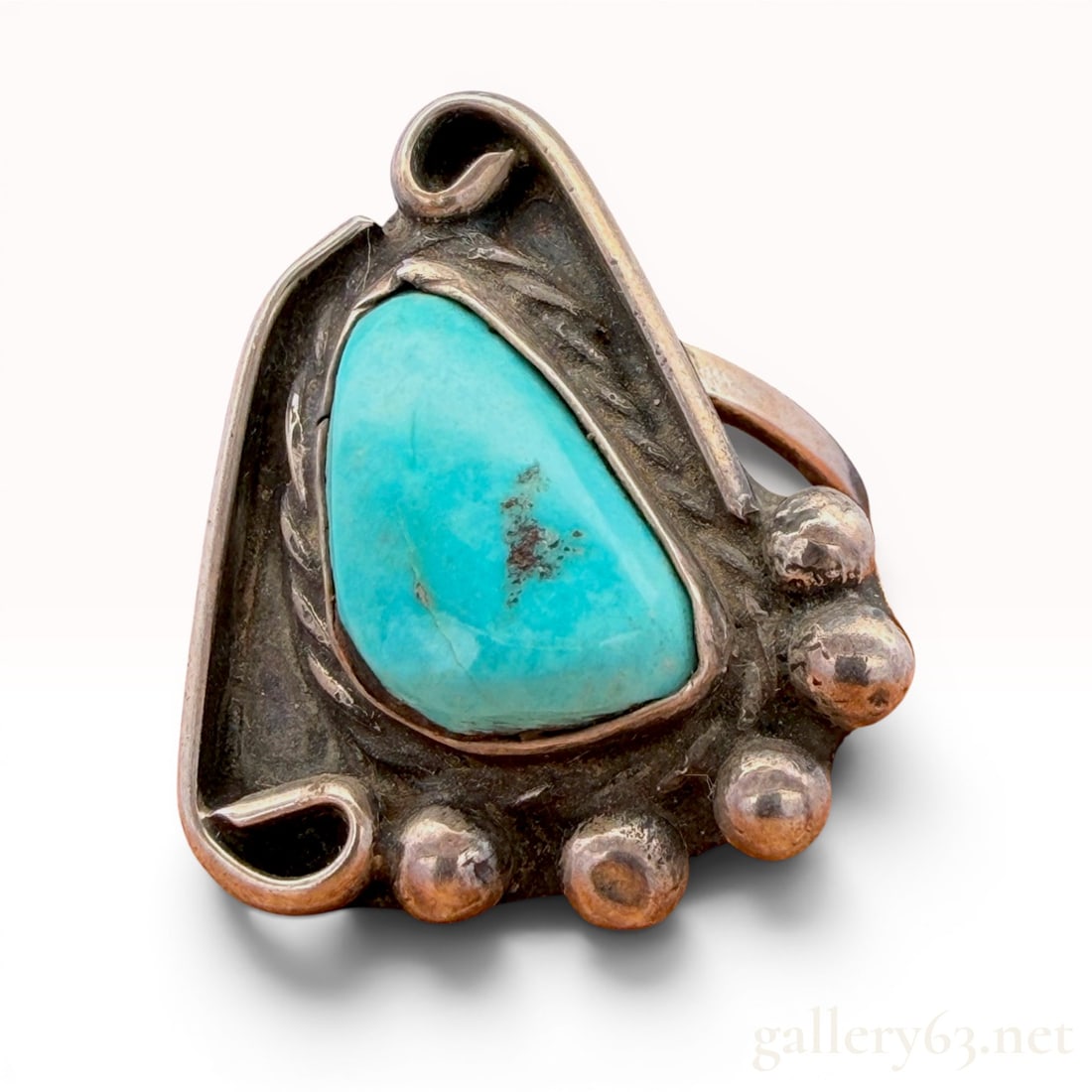 Sterling Silver Native American Turquoise Ring: Size 8.25 and weighs 7.2 grams. 7.2 grams