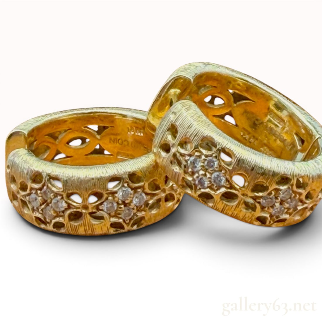 Roberto Coin 18K Yellow Gold Diamond Earrings: Feature 0.30cttw of diamonds and weigh 11.7 grams. 11.7 grams