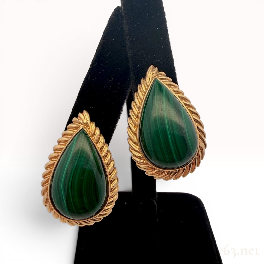 14K Yellow Gold Malachite Earrings: In good condition. 13.4 grams