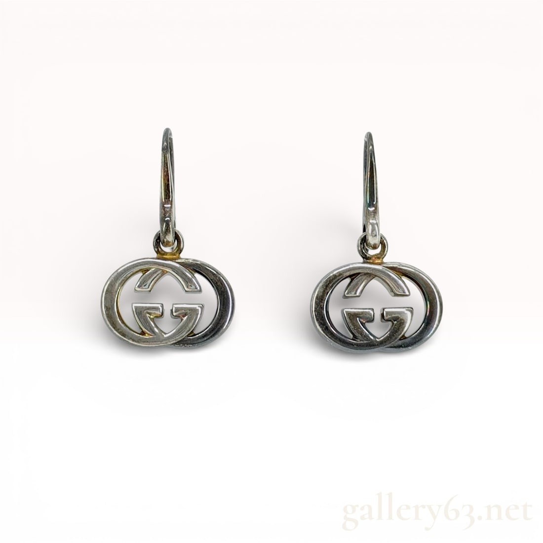 A Pair of Gucci Britt Sterling Silver Interlocking G Logo Drop Earrings (1 of 10)