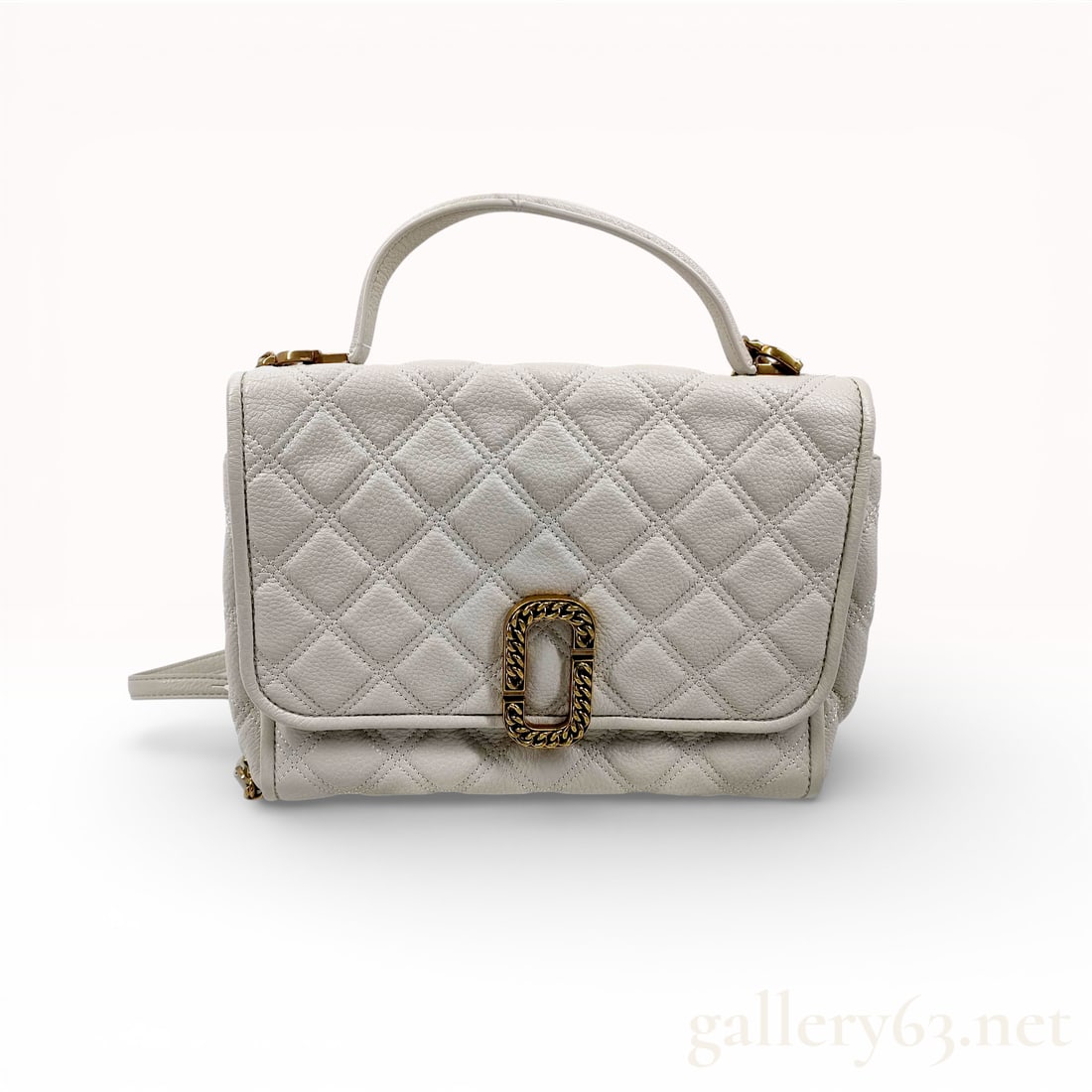 Marc Jacobs The Status Flap Crossbody Bag Quilted Pebbled Leather Cream: This sophisticated Marc Jacobs "The Status" flap bag is crafted from cream pebbled leather featuring a classic diamond-quilted exterior. The design includes a structured single top handle and a detach
