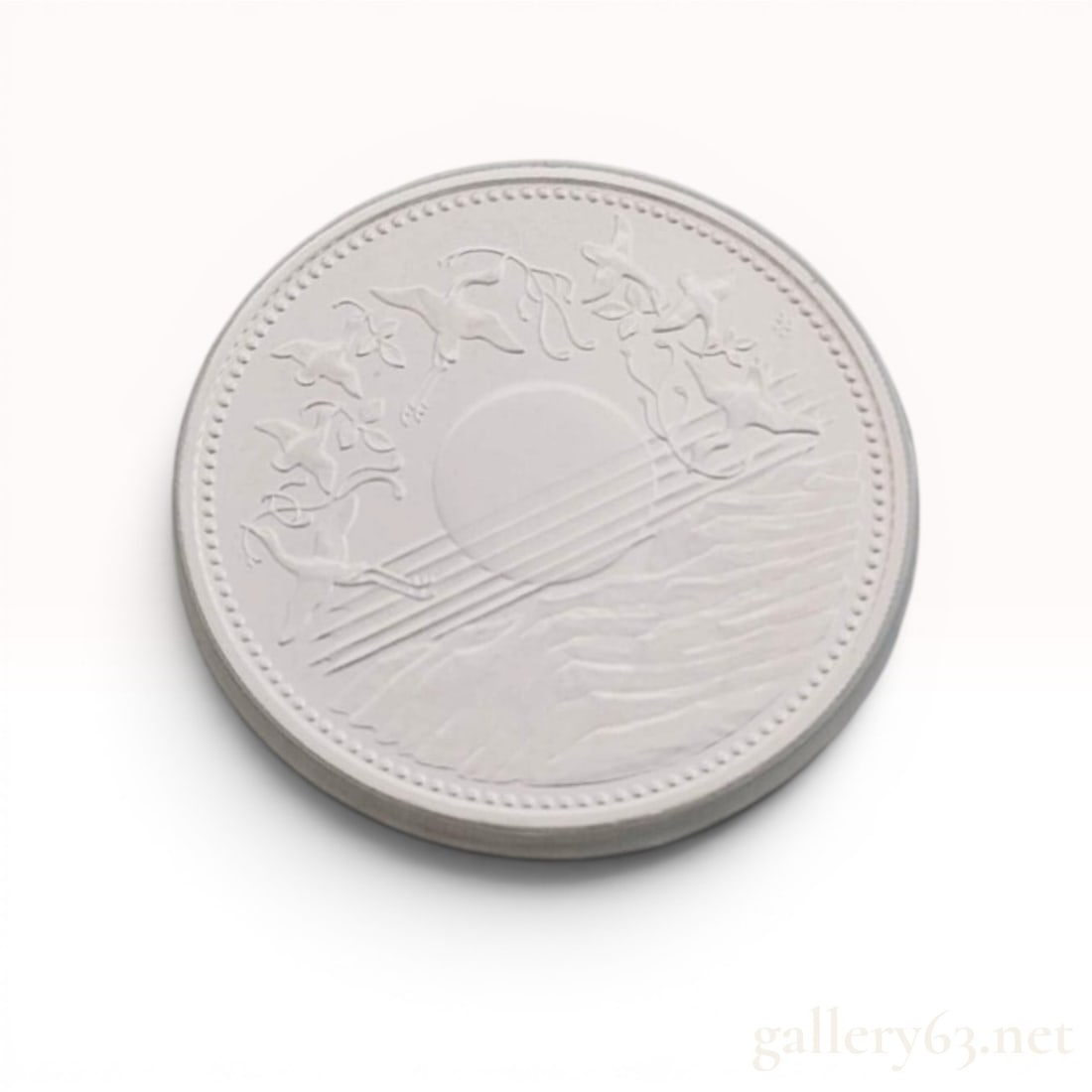 1986 Japanese 10,000 Yen Silver Commemorative Coin, Emperor Hirohito 60th Anniversary: Japan Mint silver 10,000 Yen commemorative coin issued in 1986 (Showa 61) to mark the 60th anniversary of Emperor Hirohito's reign. The obverse features stylized flying cranes and a rising sun over wa