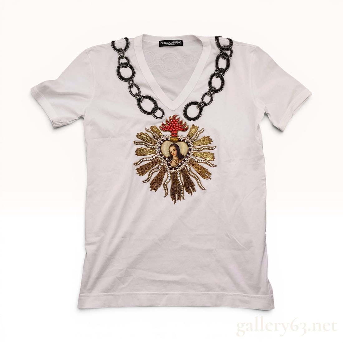 Dolce & Gabbana Embellished White Cotton Sacred Heart T-Shirt, Size 36: Dolce & Gabbana white cotton short-sleeve V-neck T-shirt featuring elaborate religious-themed mixed-media embellishments. The front center displays a Sacred Heart motif with a printed Madonna port