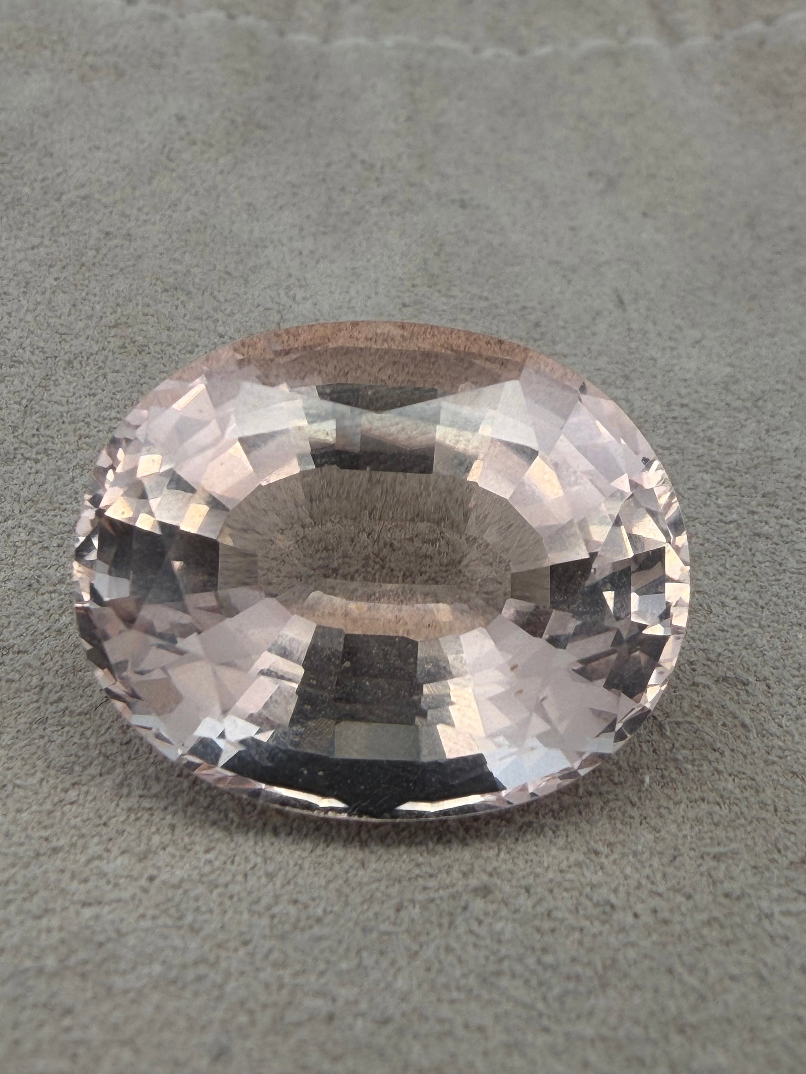 30 Carat Morganite Beryl (1 of 3)