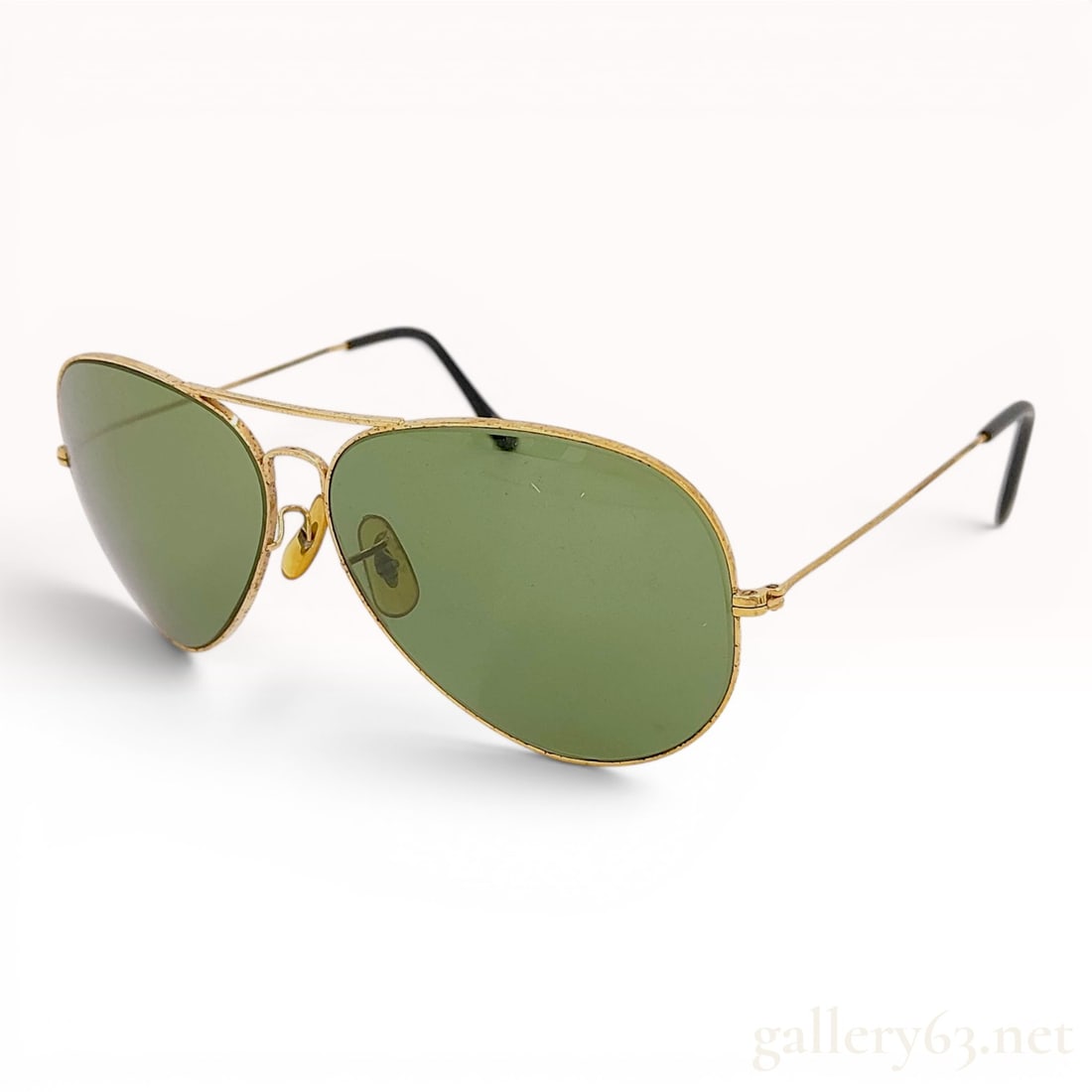 Vintage Bausch & Lomb Ray-Ban Gold-Toned Aviator Sunglasses (1 of 10)