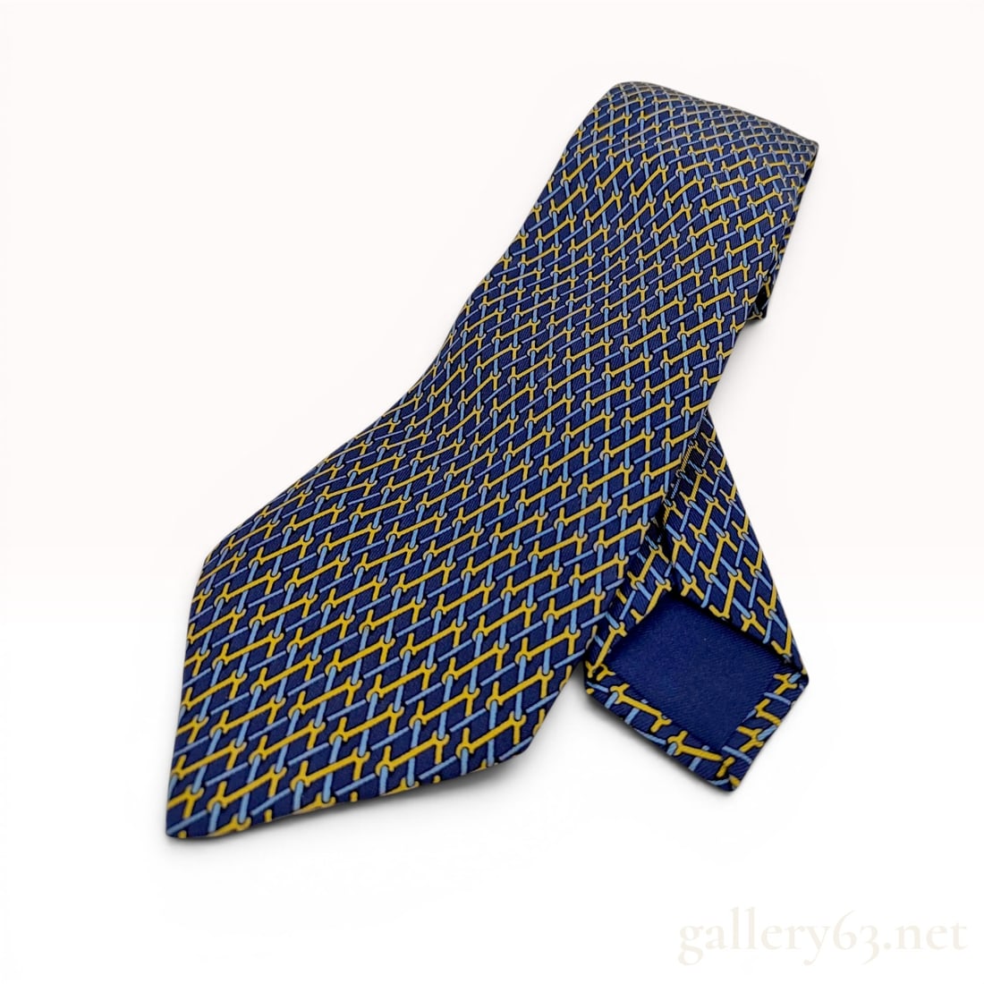 Hermes Silk Necktie with Blue and Yellow Chain-Link Pattern (1 of 10)