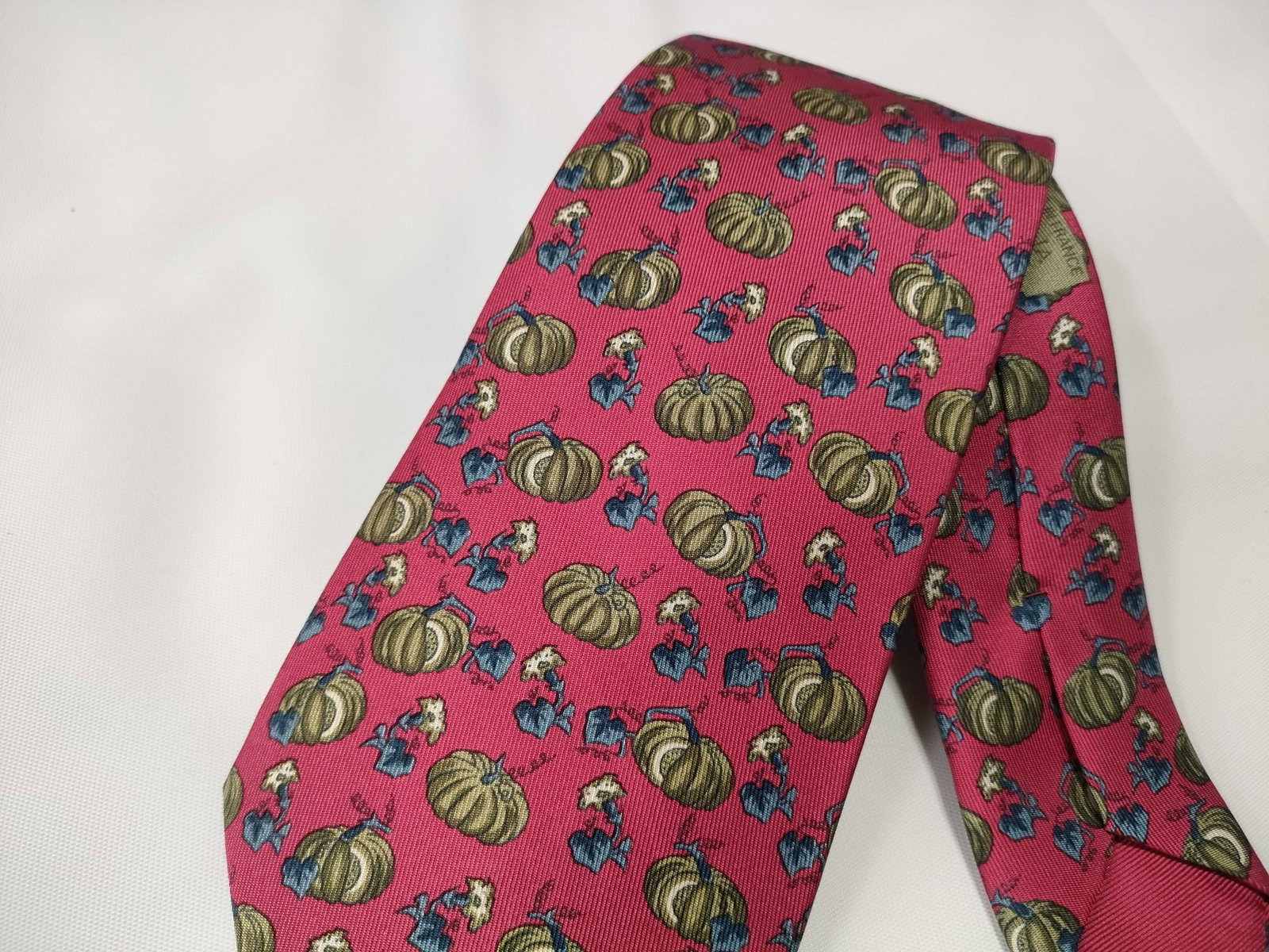 Hermes Silk Necktie with Pumpkin and Squash Pattern - 2