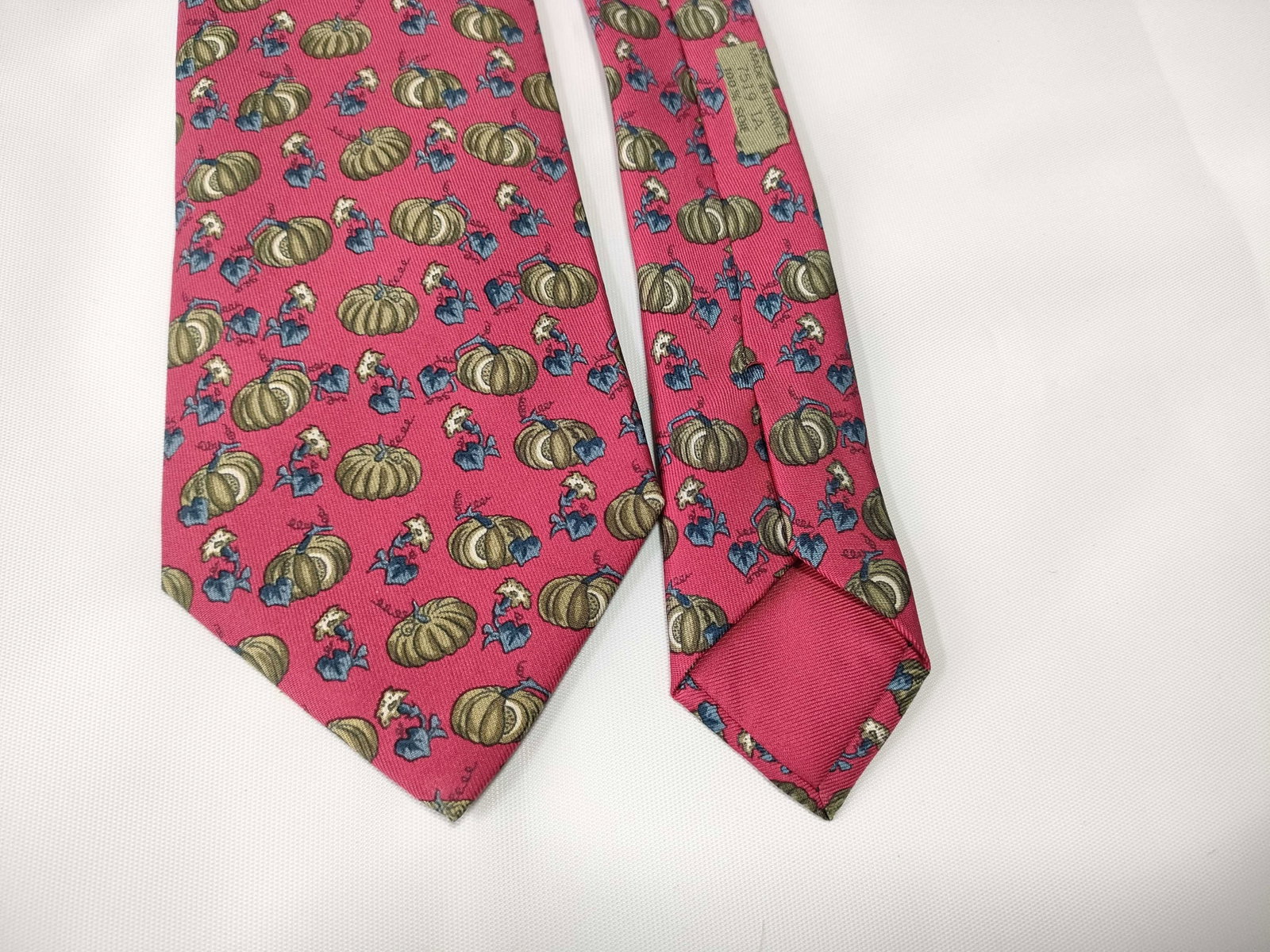 Hermes Silk Necktie with Pumpkin and Squash Pattern - 7