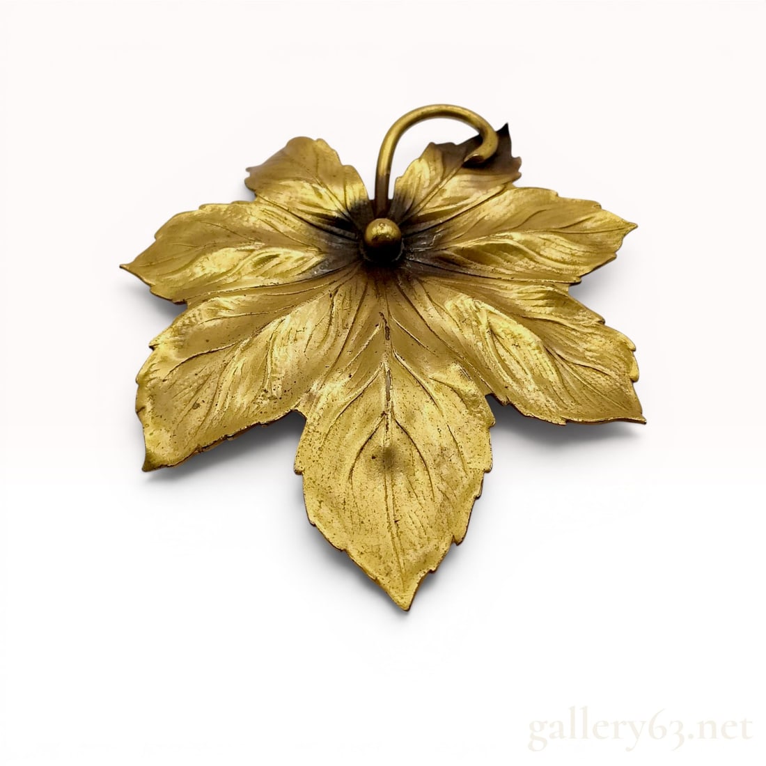 Joseff of Hollywood Antiqued Gold Tone Maple Leaf Fur Clip (1 of 13)