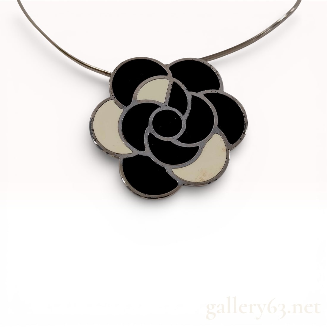 1998 Chanel Spring Collection Cameilla Flower Collar Necklace (1 of 8)