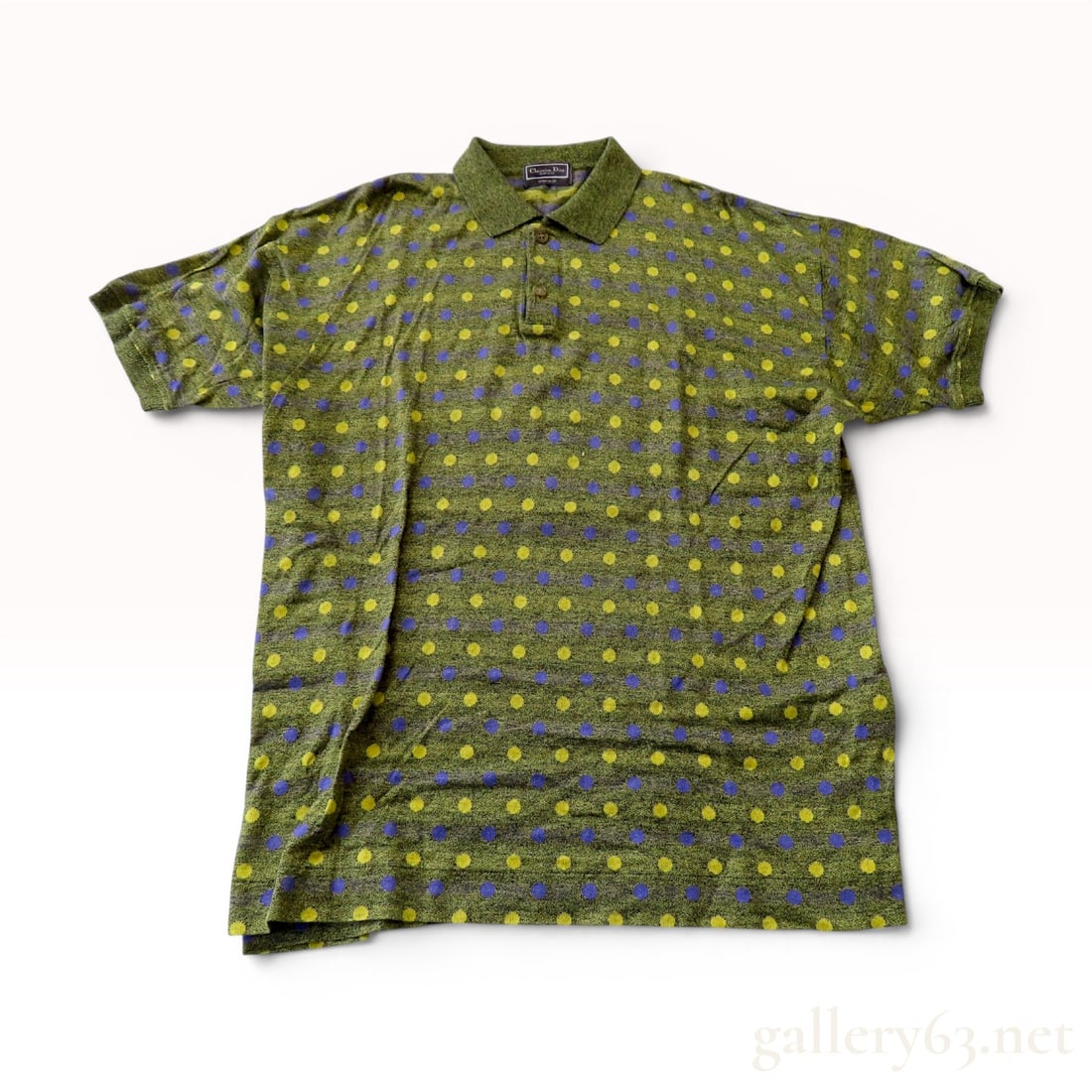 Christian Dior Monsieur Sportswear Vintage Cotton-Linen Knit Polka Dot Polo Shirt: A vintage short-sleeve knit polo shirt from the Christian Dior Monsieur Sportswear line. This garment is constructed from a textured knit blend of 70 percent cotton and 30 percent linen, featuring an 