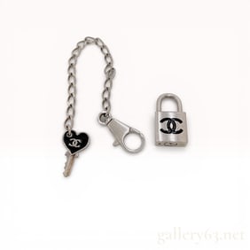 07P Chanel Lock Motif Chain Bracelet with Padlock and Key Charm 7'